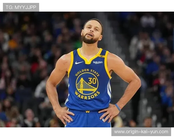 库里关键时刻连续得分，勇士锁定胜局