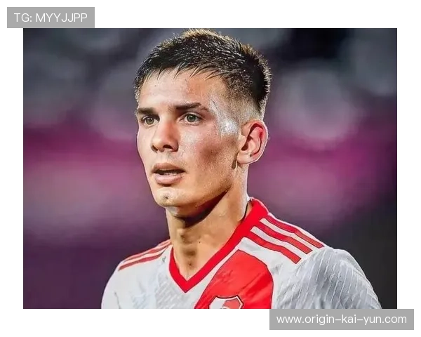 曼联中场新星加速成长,外租小将表现惊艳 曼联中场新星加速成长,外租小将表现惊艳