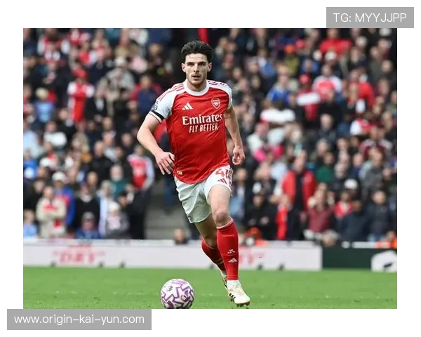 西汉姆禁区内抢点一蹴而就打入重要进球